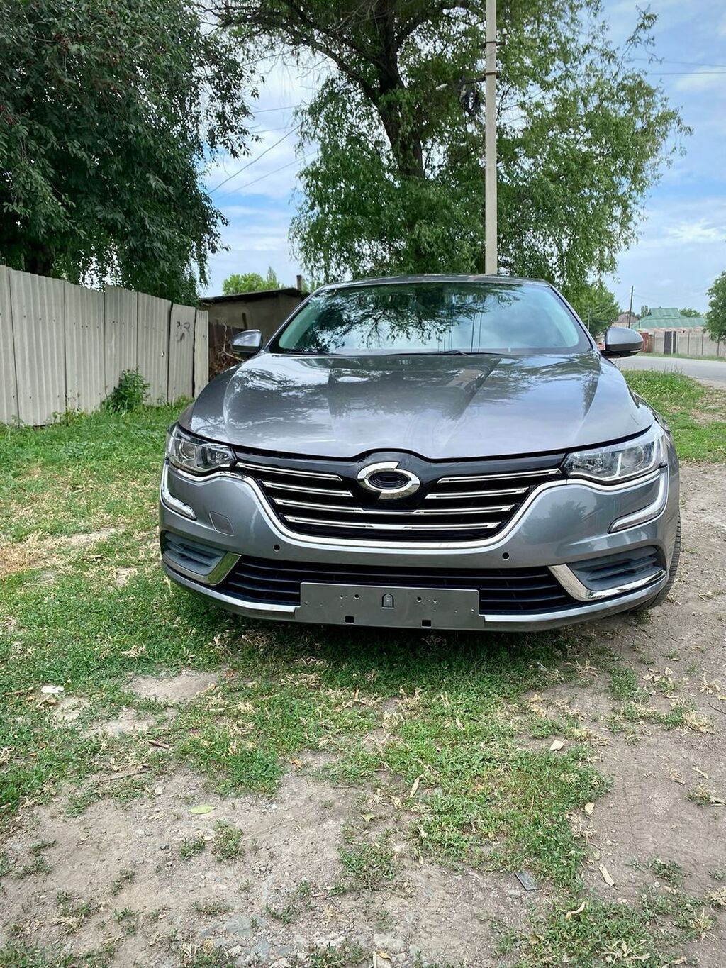 Renault SM6