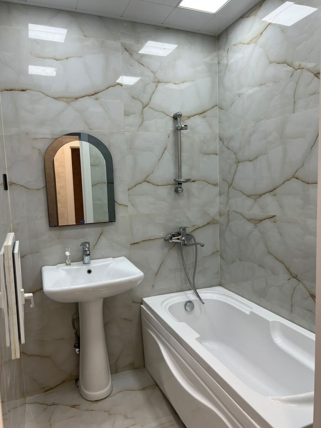 🏡 BAKIXANOV | QARACUXUR – YENİ TİKİLİDƏ 2 OTAQLI TAM ƏŞYALI MƏNZİL 📍