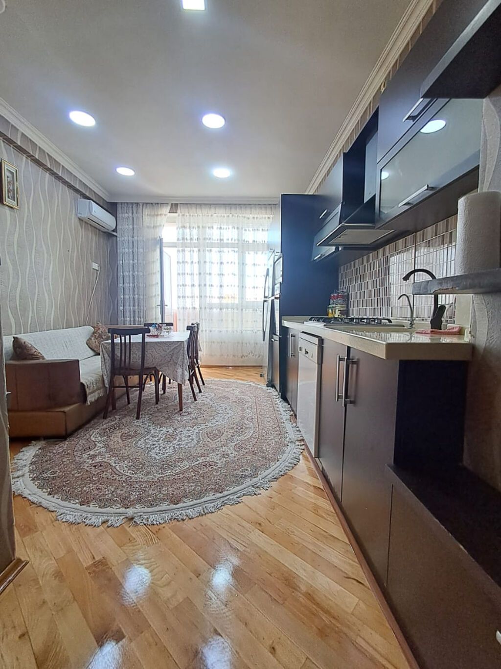 3 otaqlı, Yeni tikili, m. İnşaatçılar, 123 kv. m