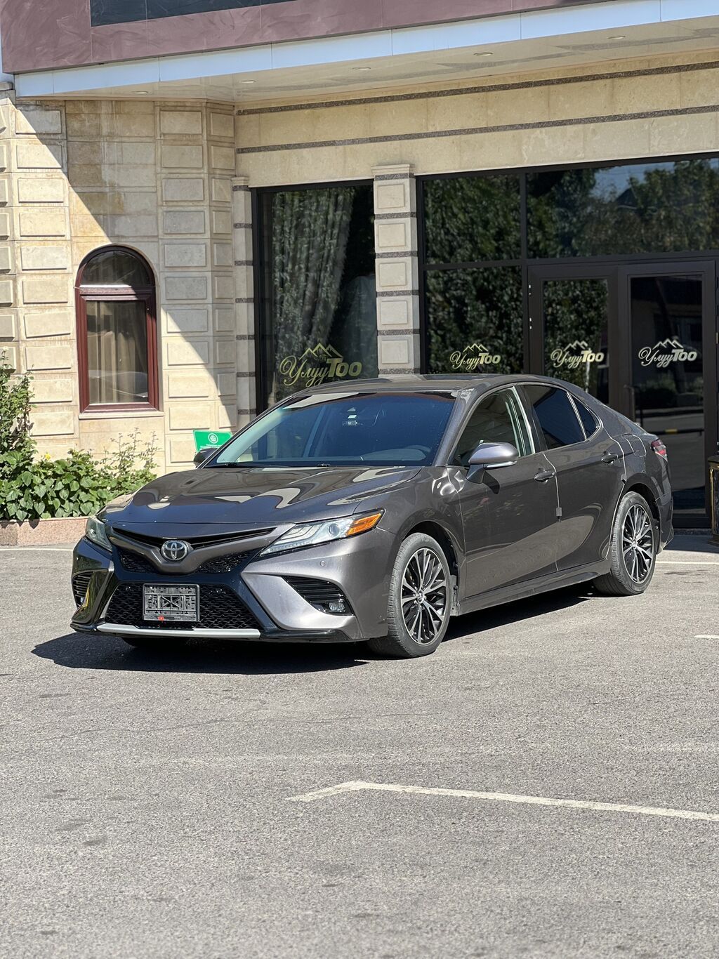 Toyota Camry: 2018 г., 2.5 л, Автомат, Бензин, Седан: фото 2
