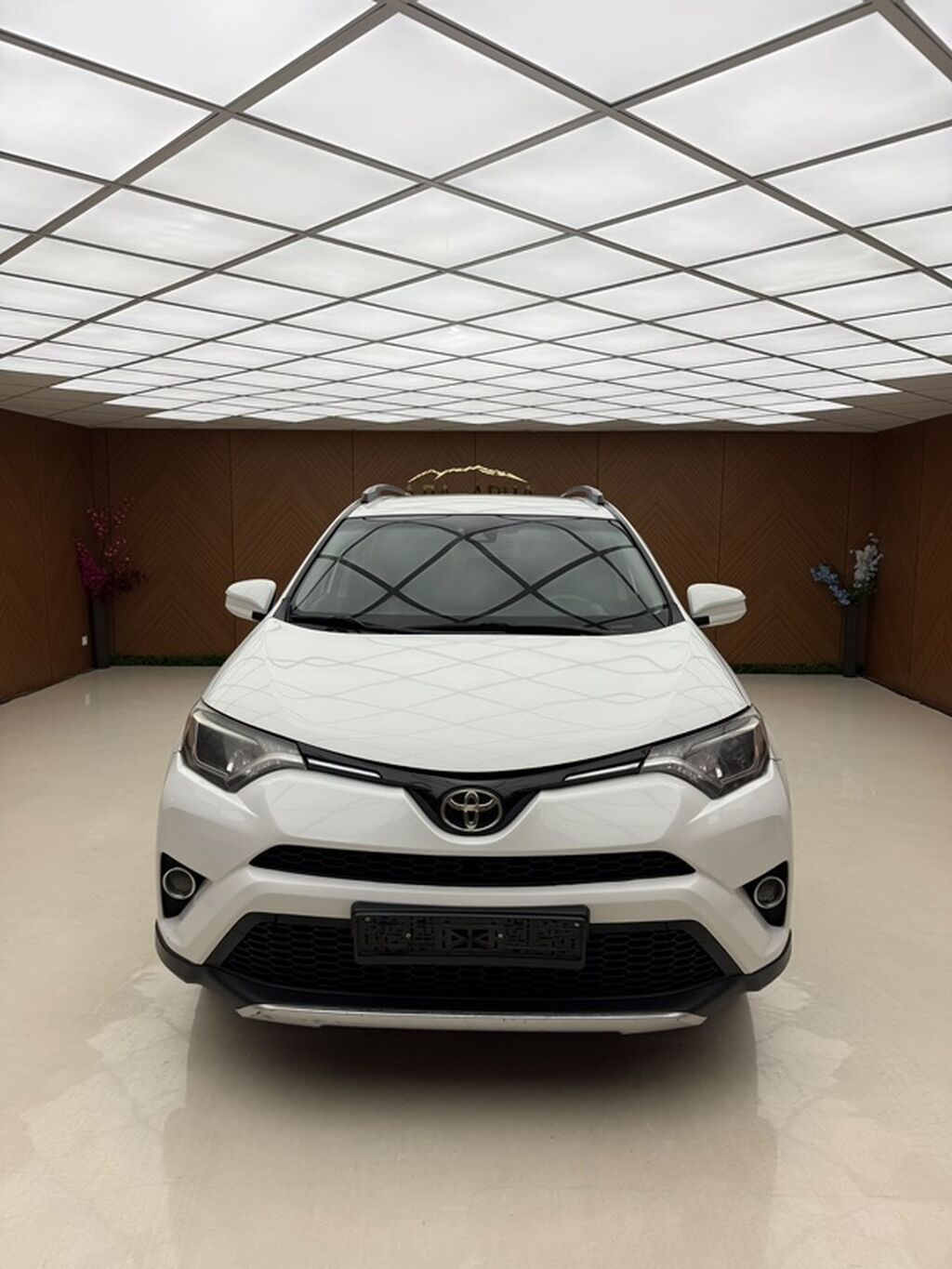 Toyota RAV4: 2018 г., 2.5 л, Автомат, Бензин, Кроссовер: фото 3