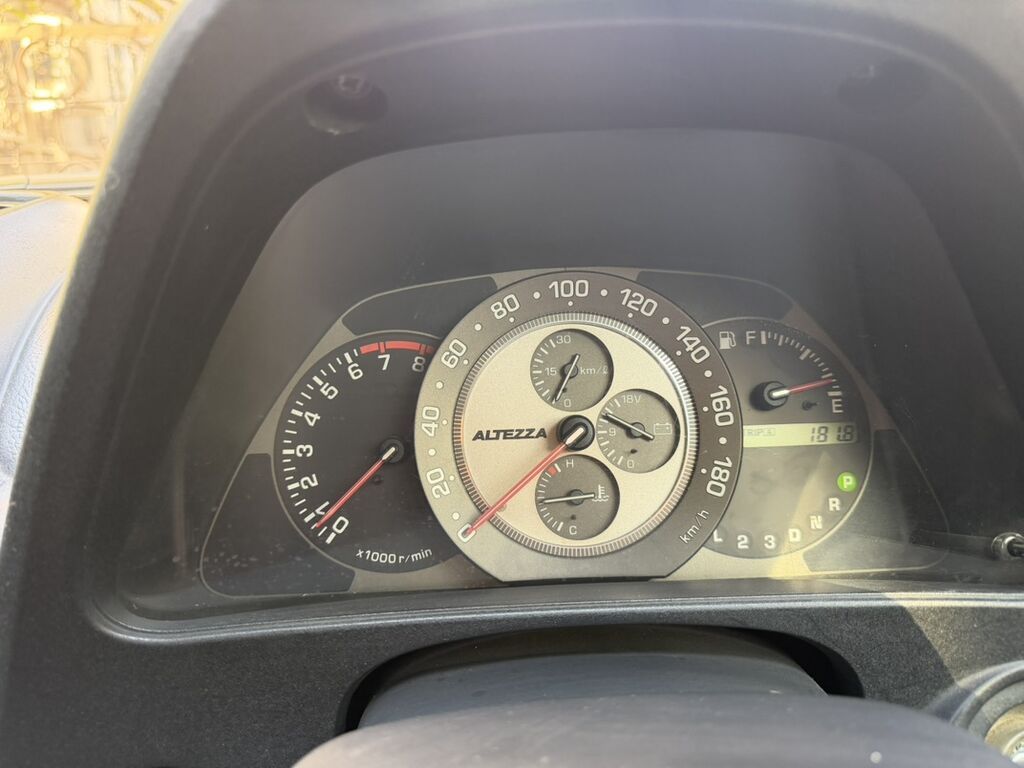 Toyota Altezza: 2002 г., Автомат, Бензин, Универсал: фото 6