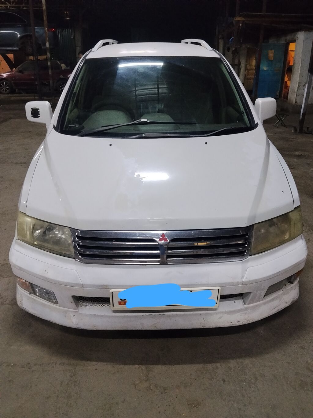 Mitsubishi Chariot: 1998 г., 2.4 л, Автомат, Бензин, Минивэн: фото 1