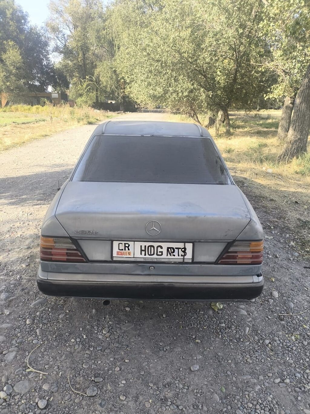 Mercedes-Benz E-Class: 1986 г., 2.3 л, Механика, Бензин, Седан: фото 2