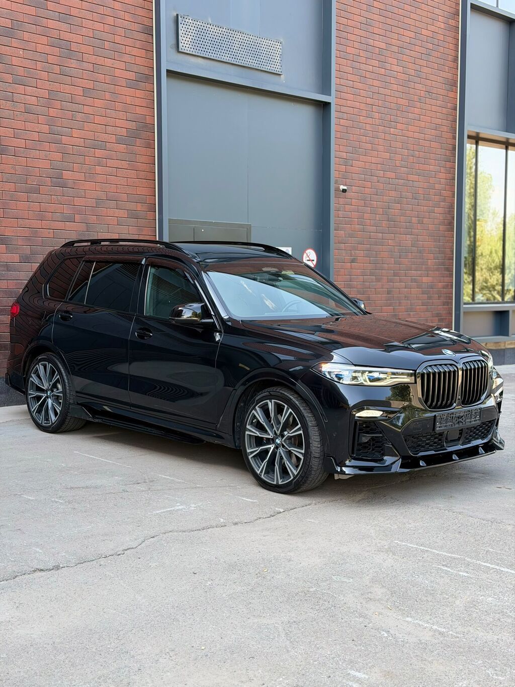 BMW X7: 2021 г., 4.4 л, Автомат, Бензин, Внедорожник: фото 4