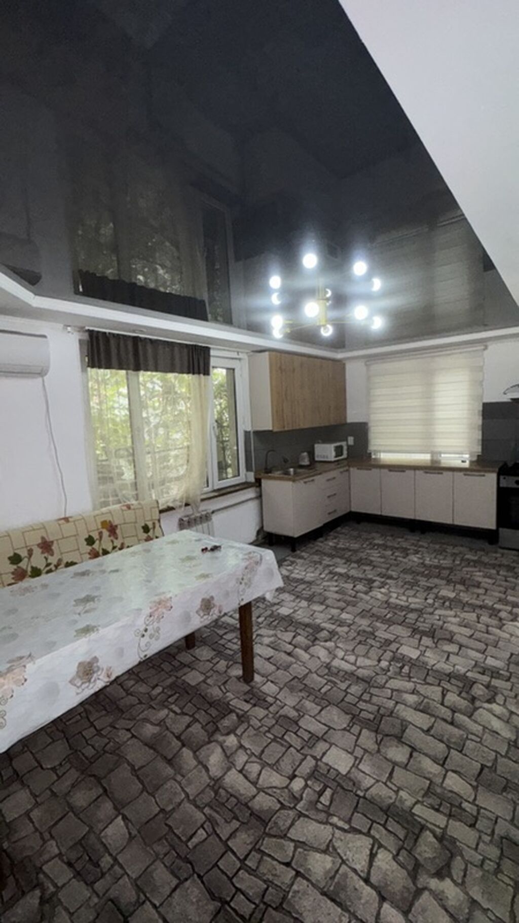 90 м², 4 комнаты, Семейным: фото 1
