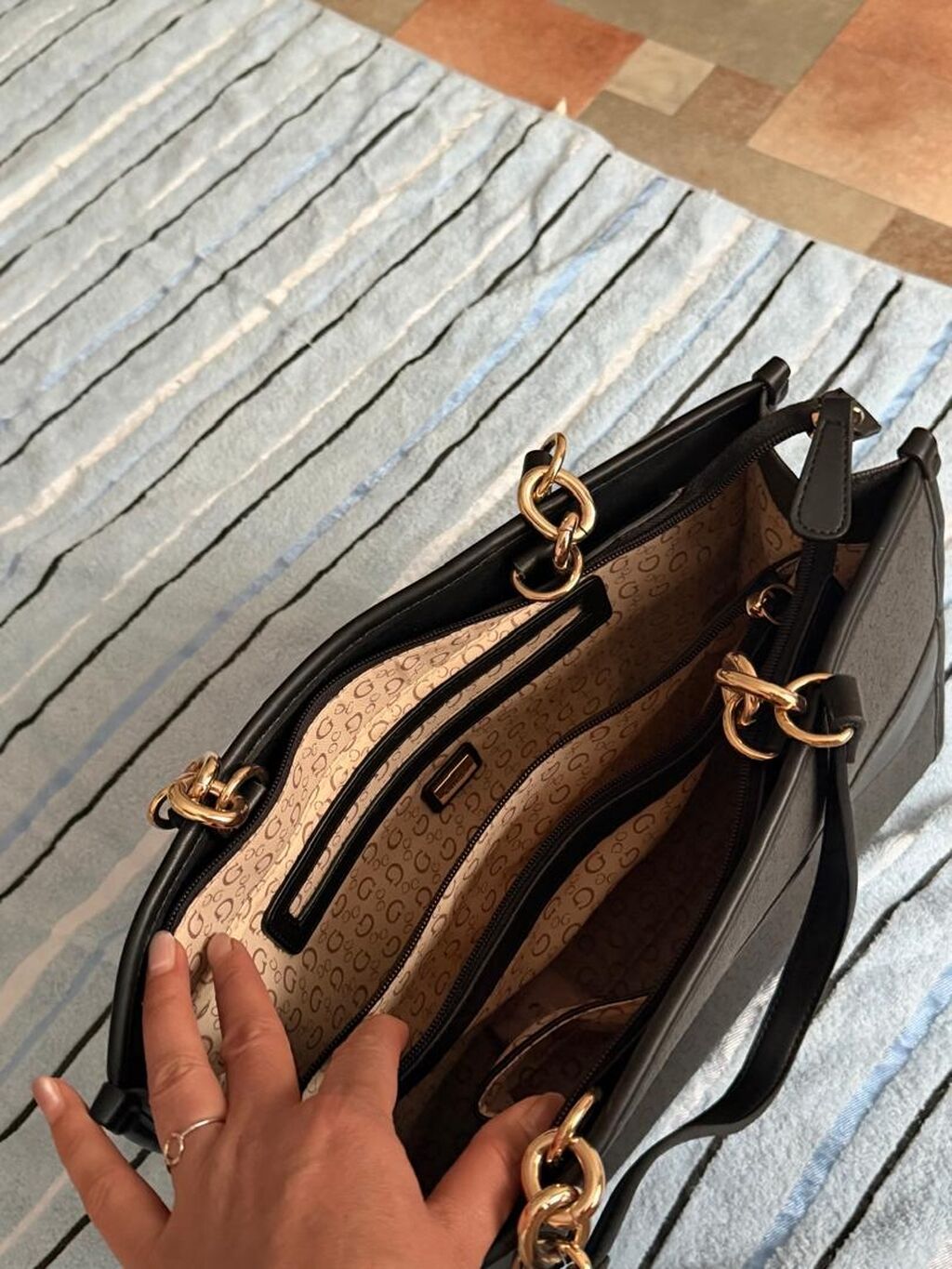 Сумка GUESS из США. 35 x 40 см. - Элегантная женская сумка в: фото 2