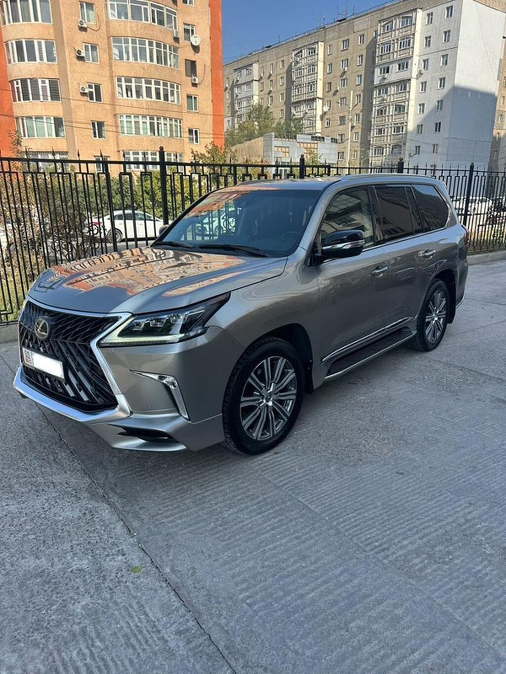 Lexus LX