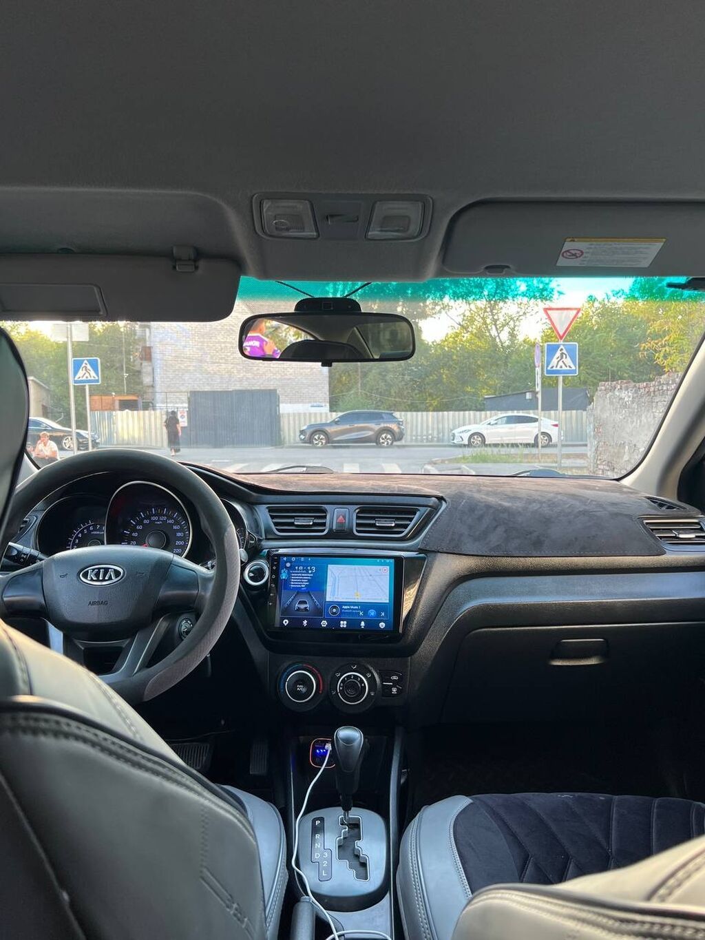 Kia Rio: 2013 г., 1.4 л, Автомат, Бензин, Седан: фото 6