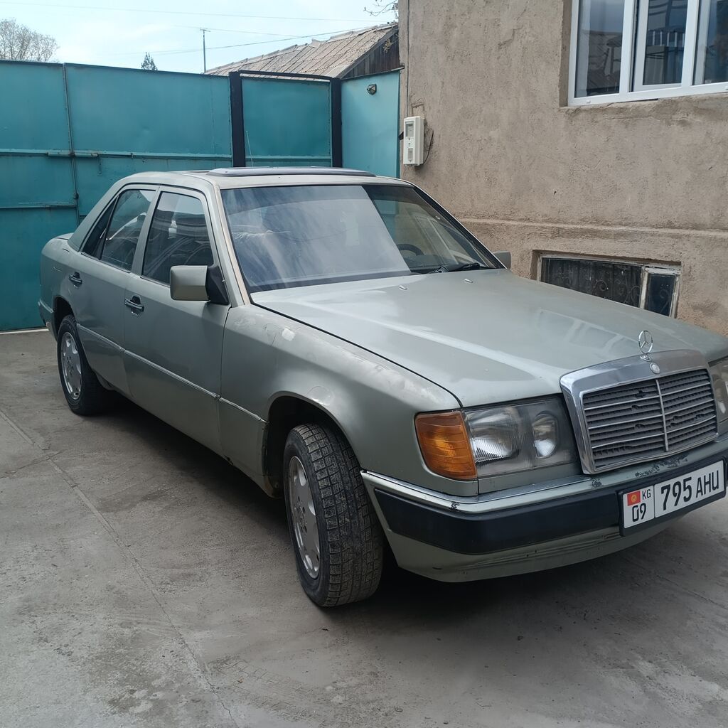 Mercedes-Benz W124: 1990 г., 2 л, Механика, Бензин, Седан: фото 8