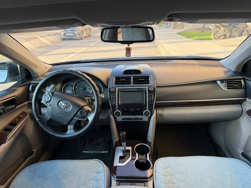 Toyota Camry: 2012 г., 2.5 л, Автомат, Бензин, Седан: фото 2