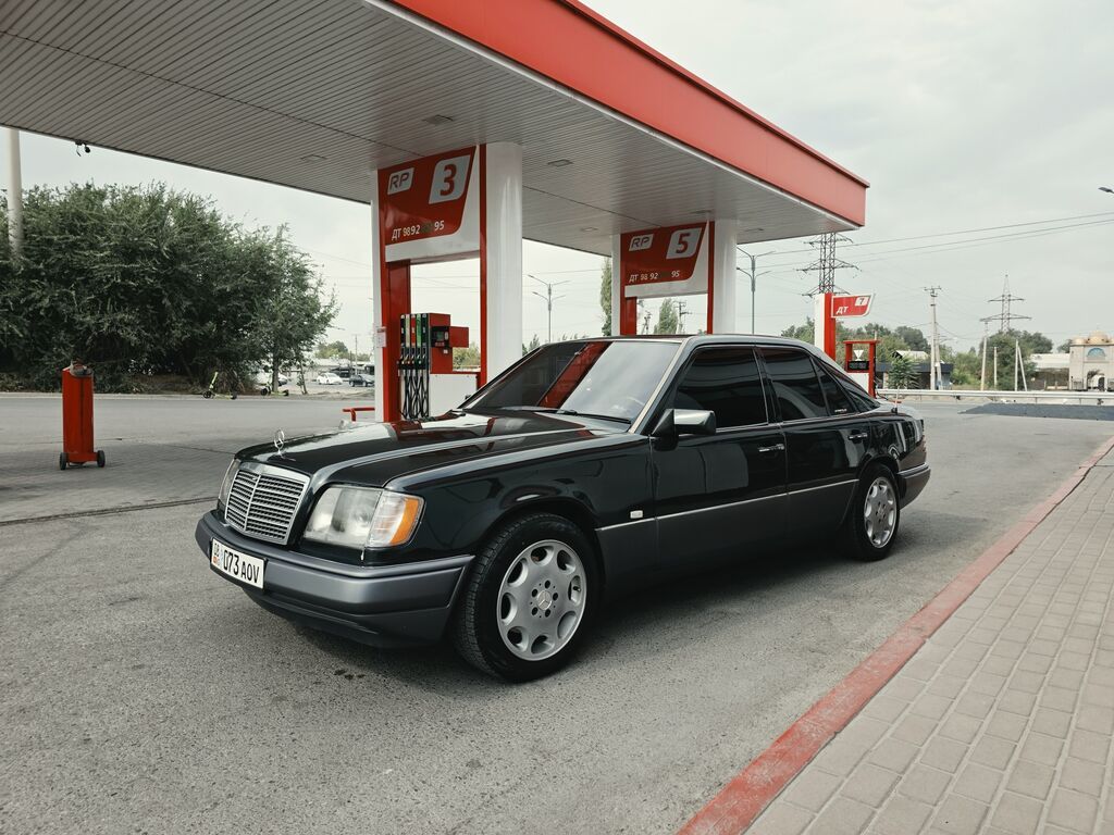 Mercedes-Benz W124: 1995 г., 3.2 л, Автомат, Бензин, Седан: фото 2