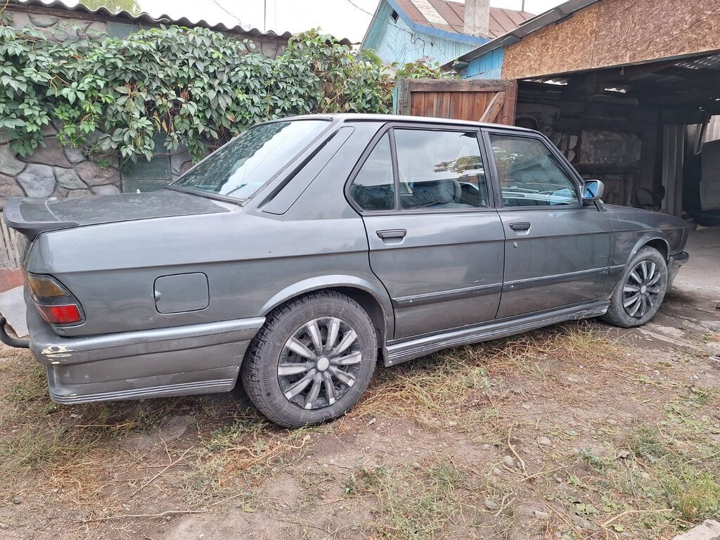 BMW : 1987 г., 2.4 л, Механика, Дизель, Седан: фото 4