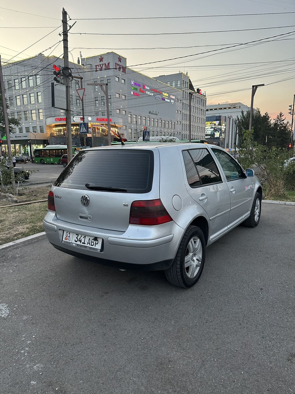 Volkswagen Golf: 2002 г., 1.6 л, Механика, Бензин, Хэтчбэк: фото 3