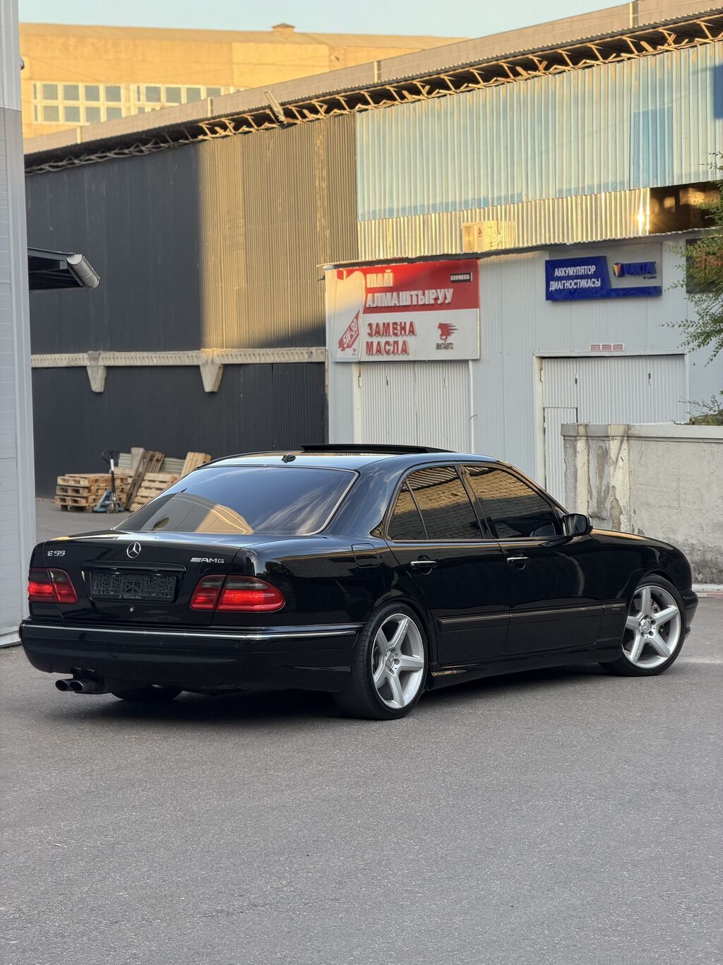 Mercedes-Benz E-класс AMG: 2001 г., 5.5 л, Автомат, Бензин, Седан — фото 2