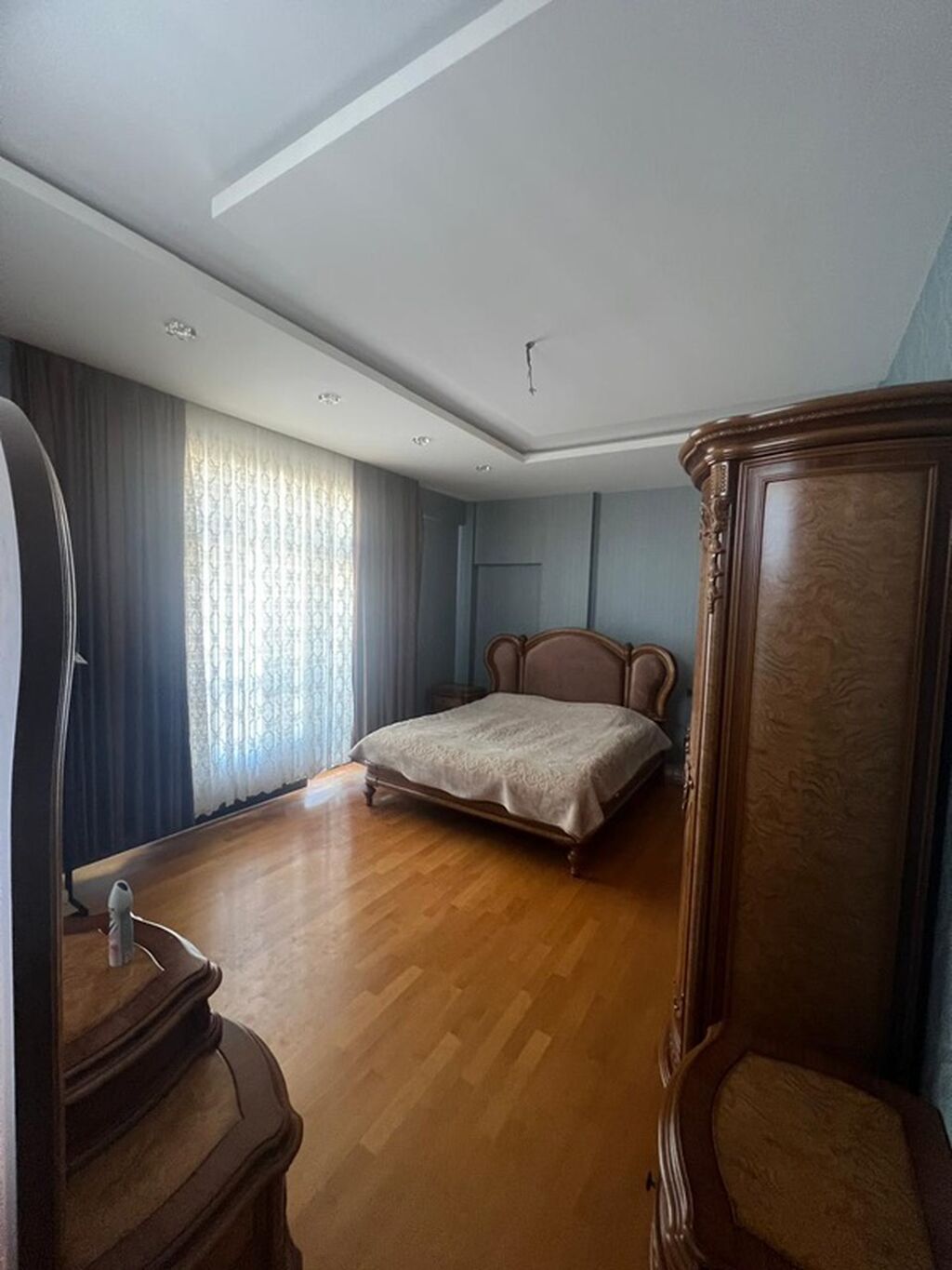 Bakı, Yasamal, 3 otaqlı, Köhnə tikili, m. İnşaatçılar, 136 kv. m