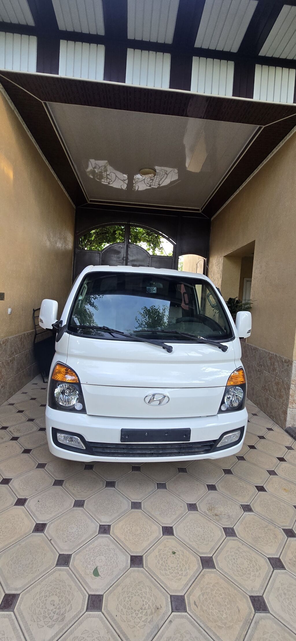 Hyundai Porter II (двухрядная кабина, бортовой) свежый - Компактный: фото 2