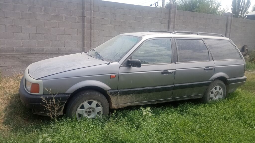 Volkswagen Passat: 1991 г., 1.8 л, Механика, Бензин, Универсал: фото 5