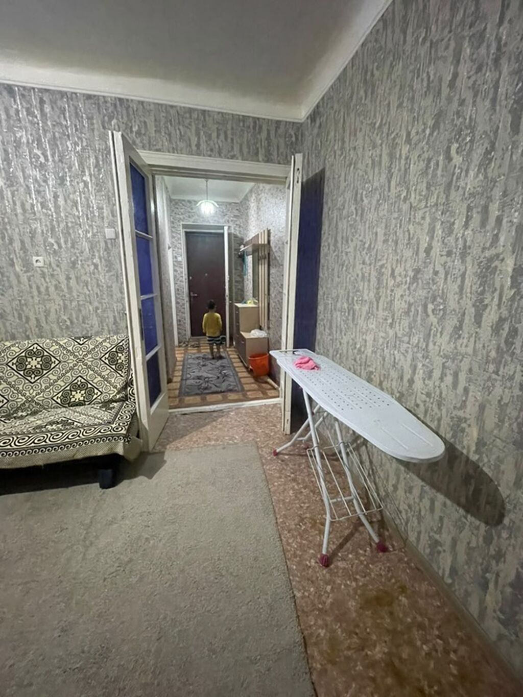 2 комнаты, 43 м², Бишкек Парк ТРЦ Индивидуалка, 2 этаж, Старый ремонт: фото 4