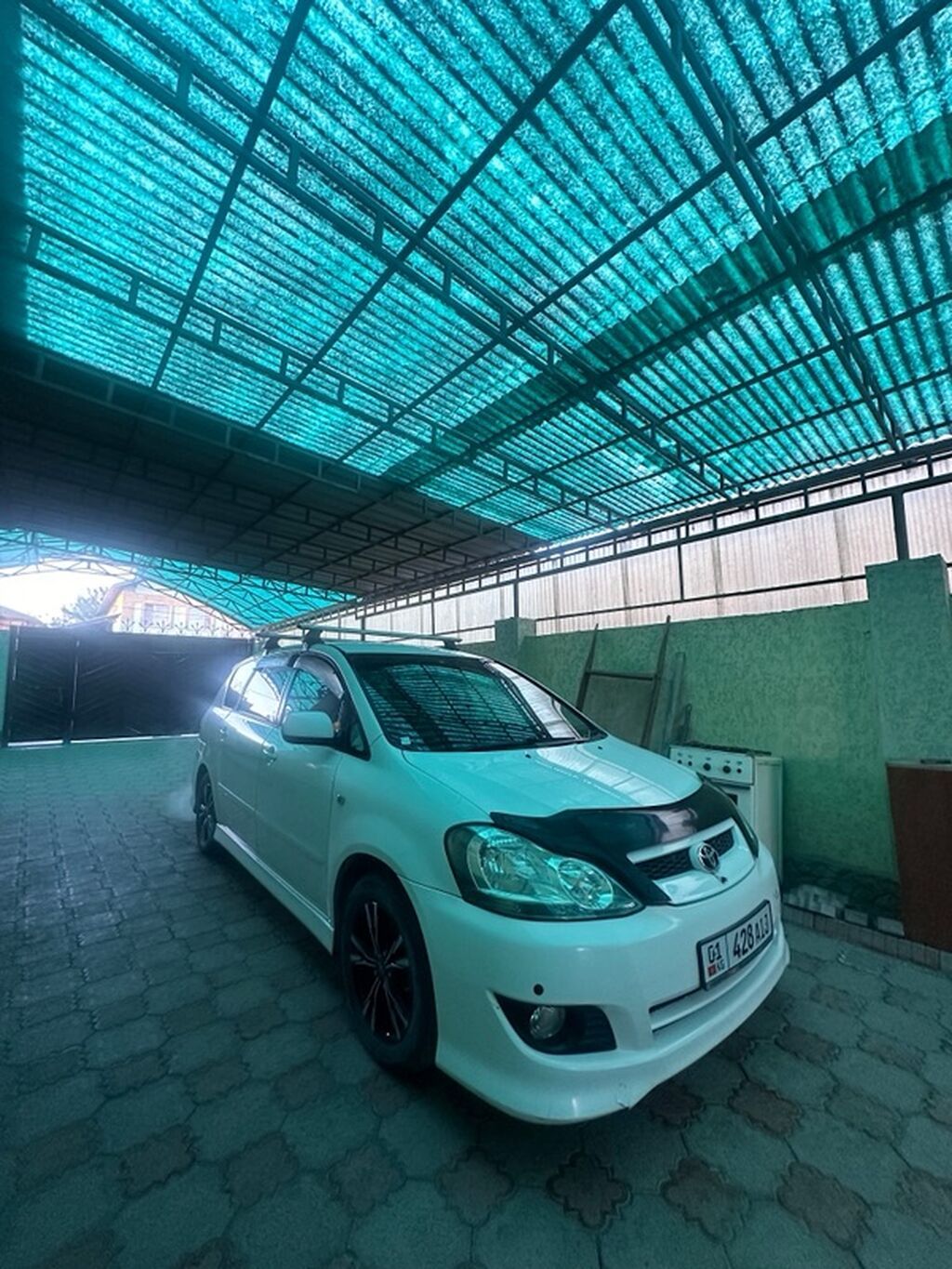 Toyota Ipsum: 2004 г., 2.4 л, Автомат, Бензин, Минивэн: фото 3