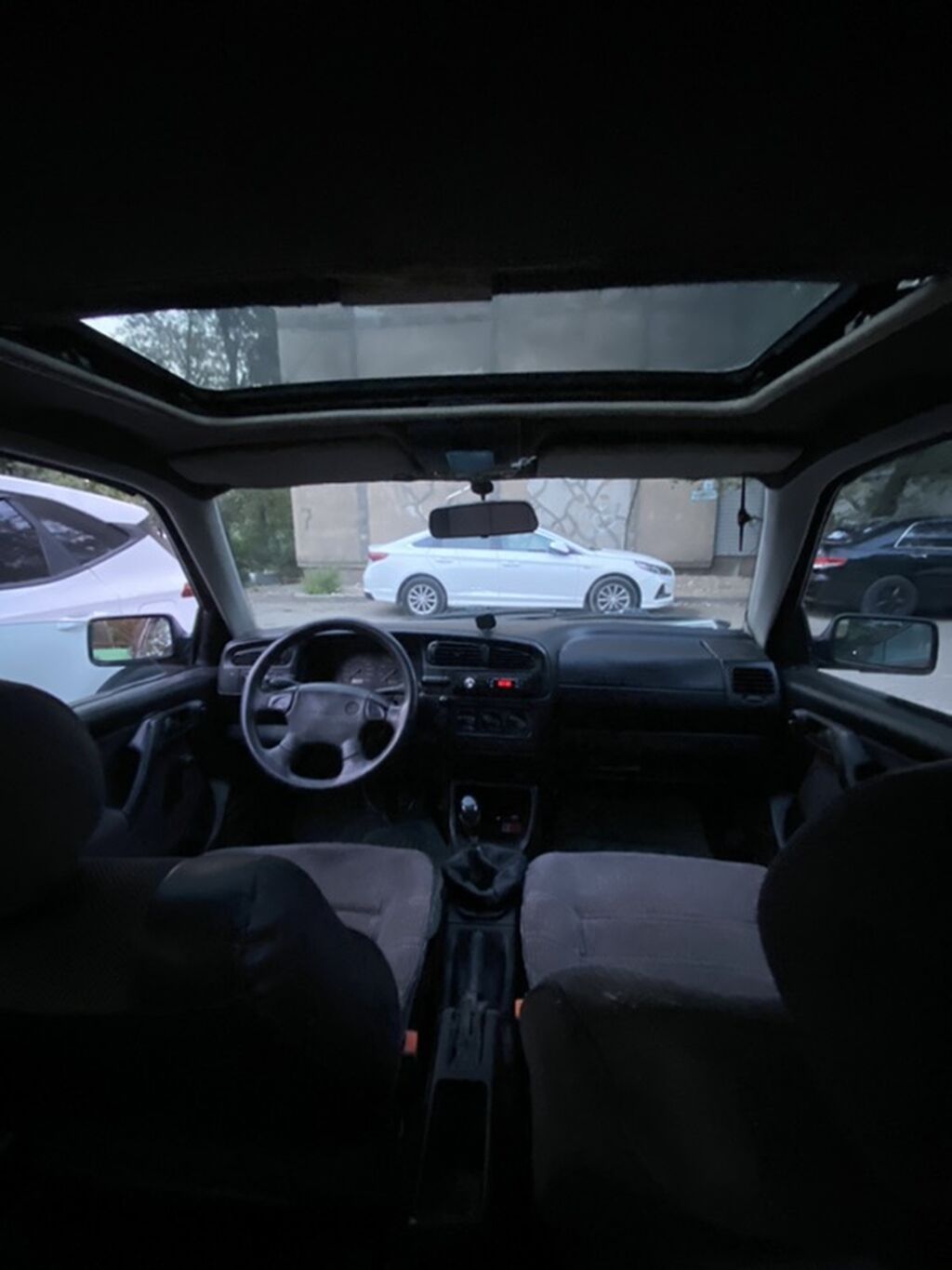 Volkswagen Vento: 1993 г., 1.8 л, Механика, Бензин, Седан: фото 6