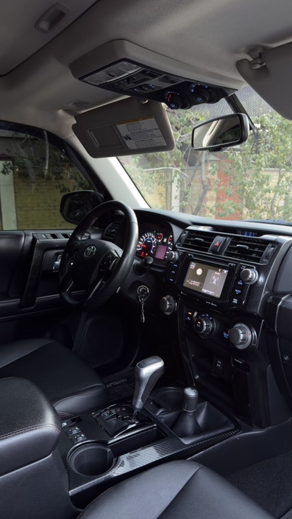 Toyota 4Runner: 2018 г., 4 л, Автомат, Газ, Внедорожник: фото 6