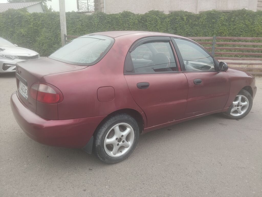 Daewoo Lanos: 1997 г., 1.5 л, Автомат, Бензин, Седан: фото 3