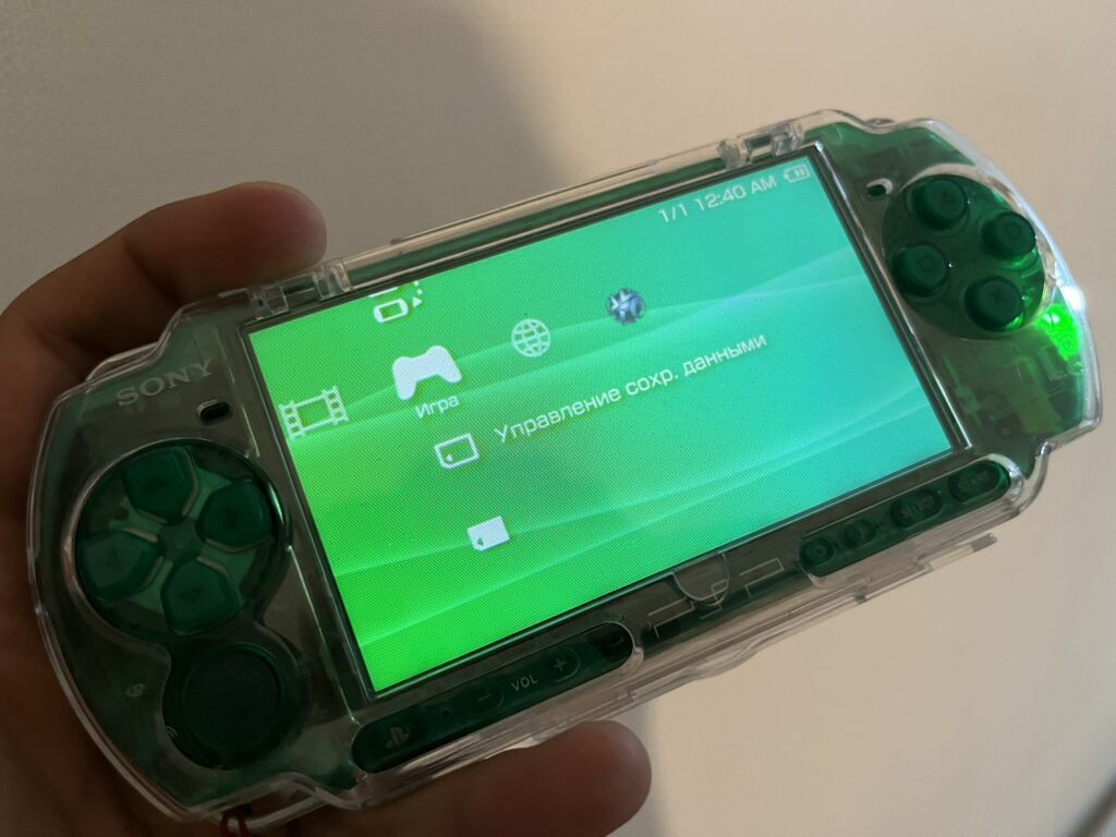 Портативная игровая консоль Sony PSP 3000 в полупрозрачном зелёном: фото 6