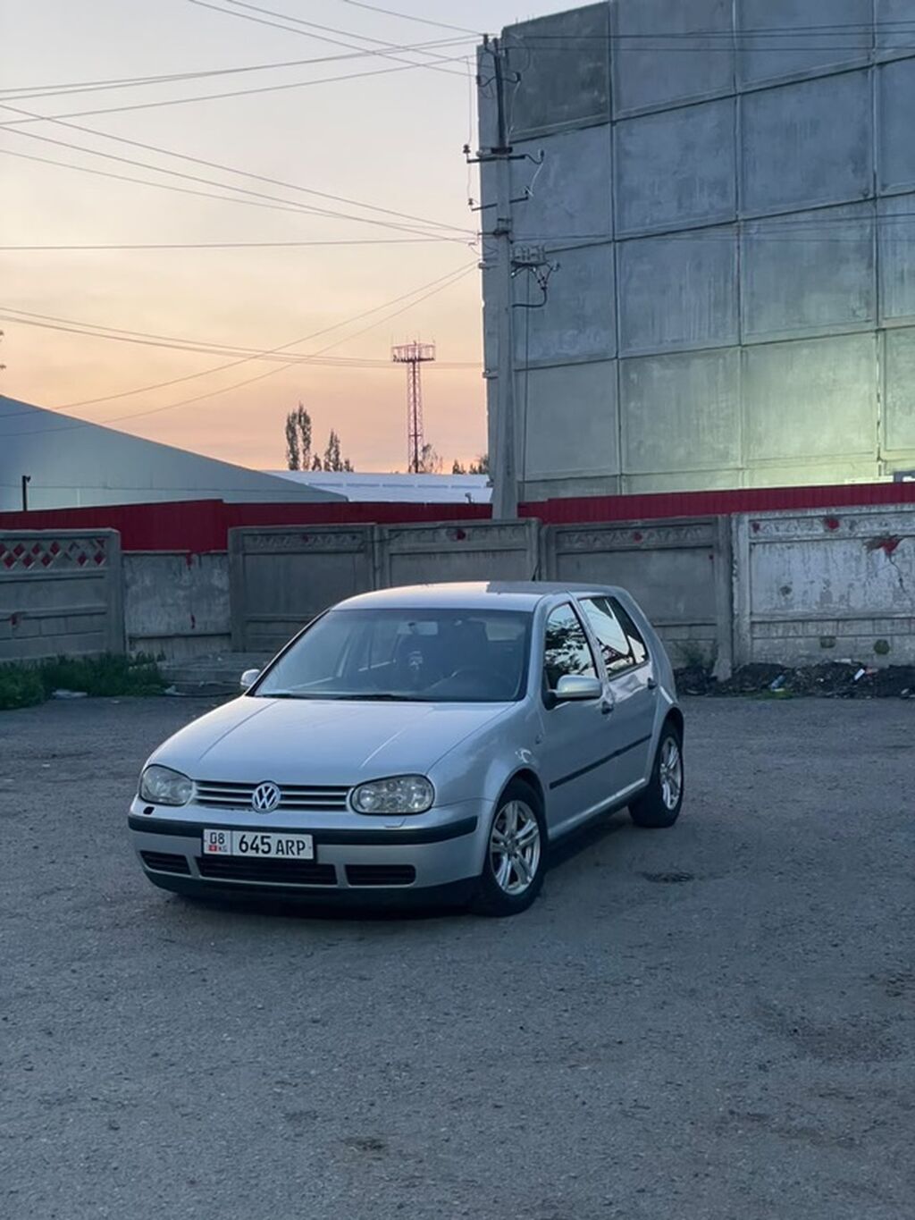 Volkswagen Golf: 2000 г., 1.6 л, Автомат, Бензин, Хэтчбэк: фото 4