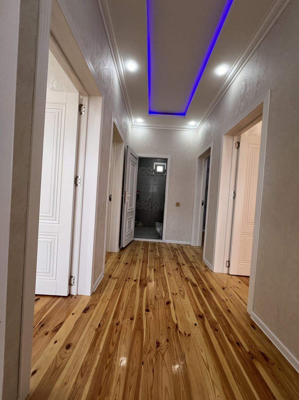 Binəqədi qəs. 6 otaqlı, 160 kv. m