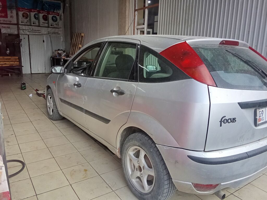 Ford Focus: 2002 г., 1.6 л, Механика, Бензин, Хэтчбэк: фото 5