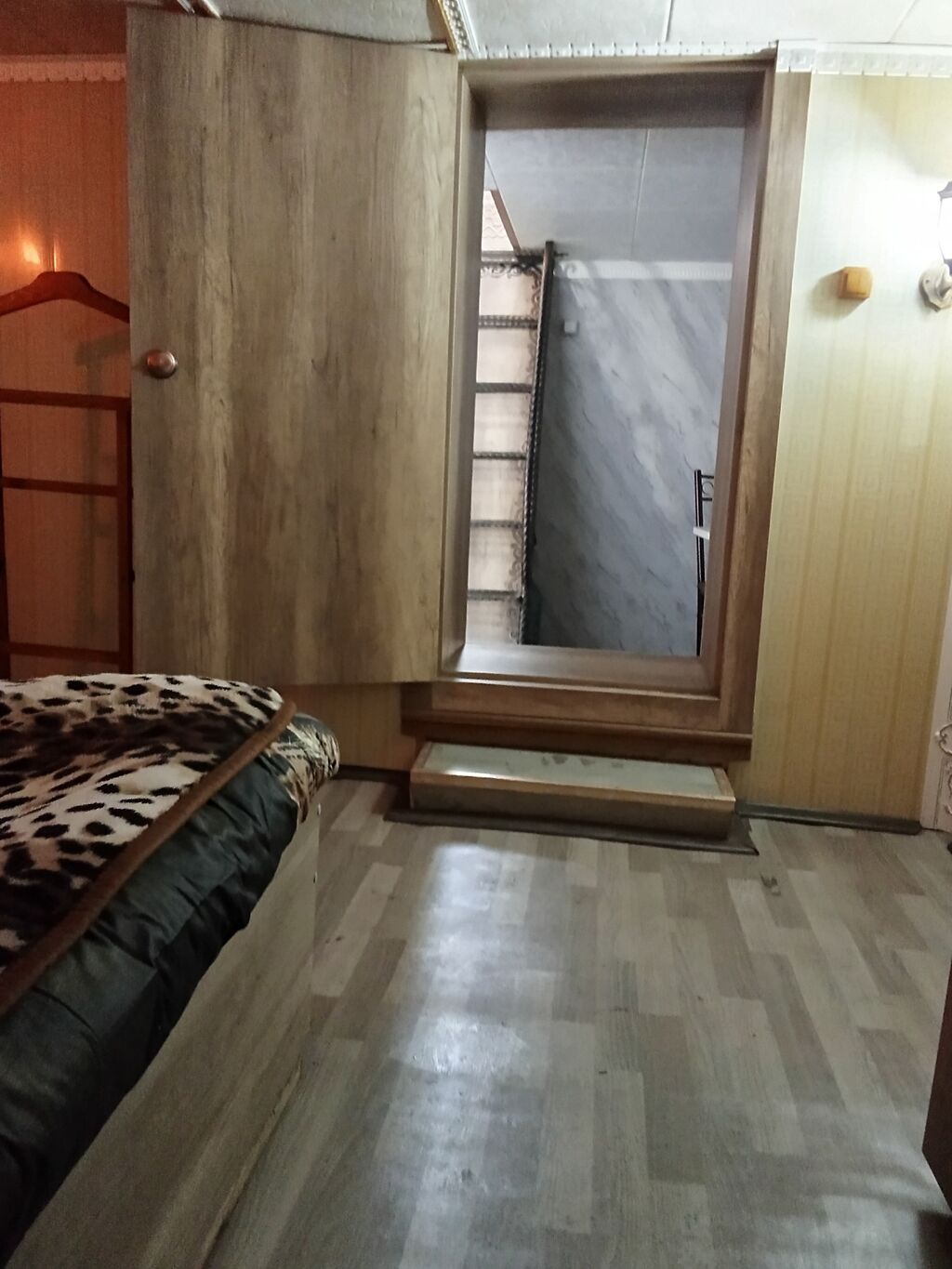 Комната с мебелью и базовым оснащением - Планировка: отдельная: фото 3