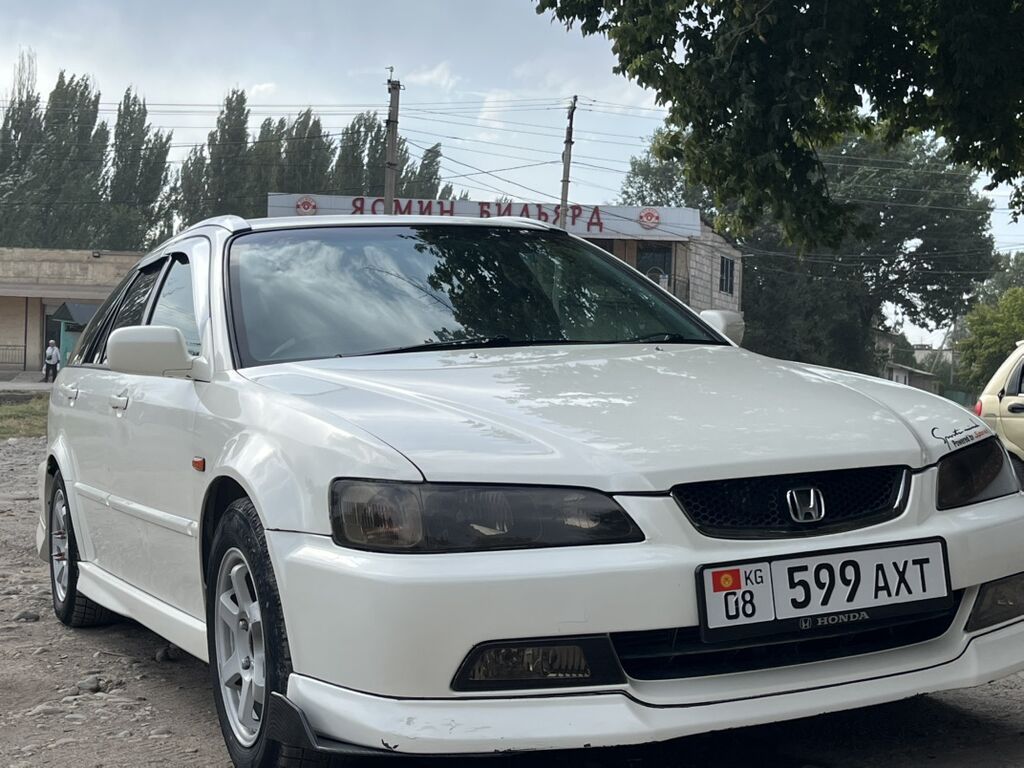 Honda Accord: 2002 г., 2.3 л, Типтроник, Универсал: фото 4