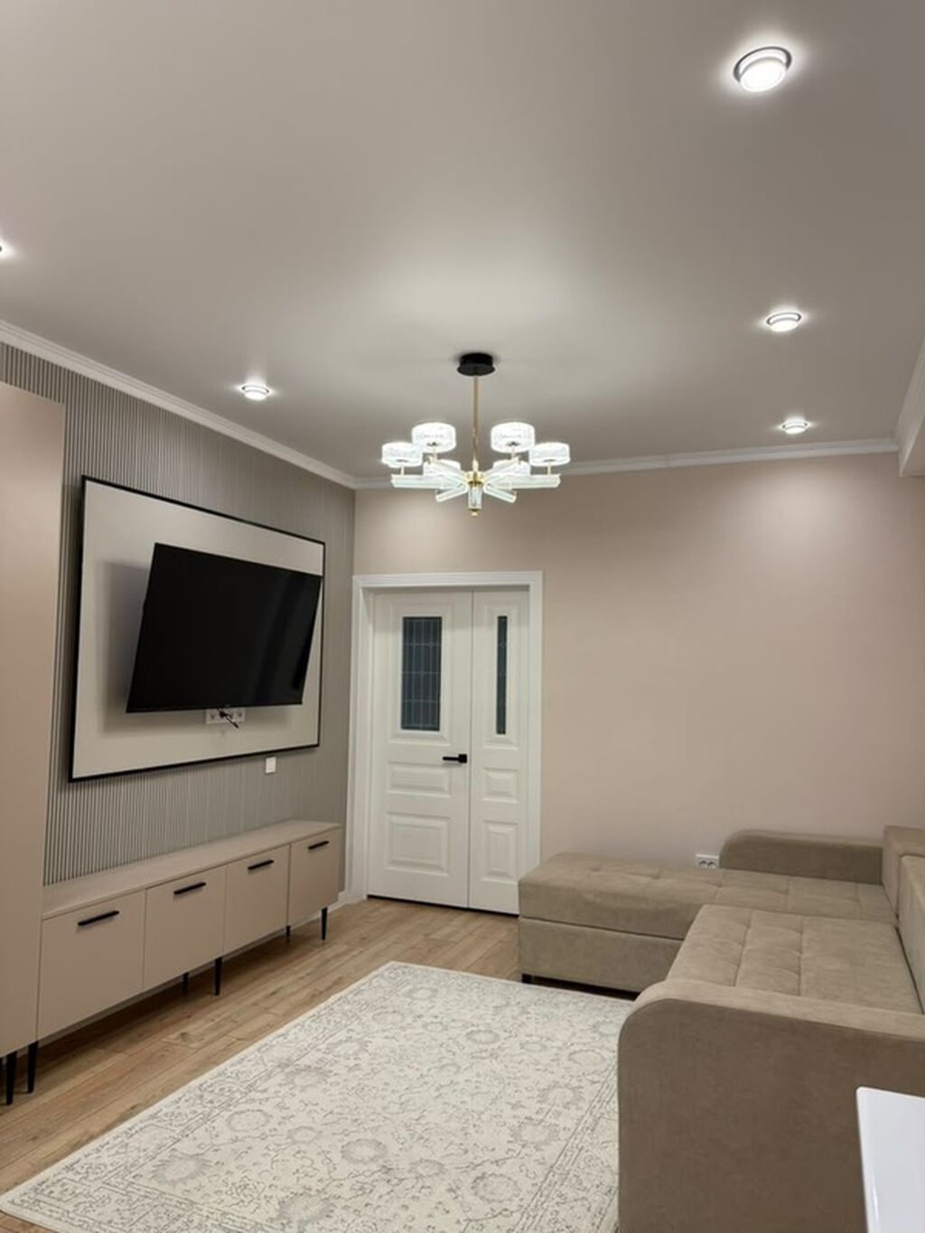 3 комнаты, 82 м², Элитка, 3 этаж, Дизайнерский ремонт: фото 2
