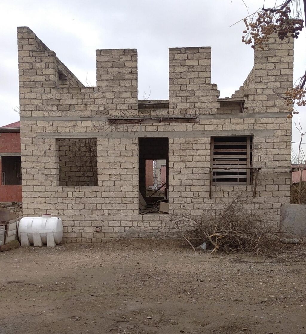 5 otaqlı, 164 kv. m, Təmirsiz