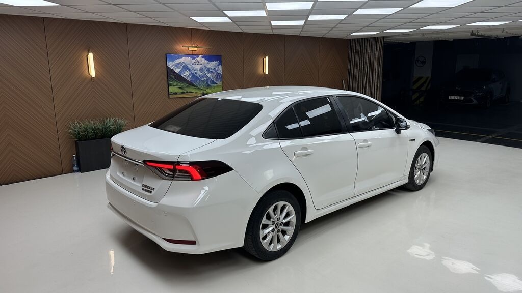 Toyota Corolla: 2022 г., 1.8 л, Вариатор, Гибрид, Седан: фото 5