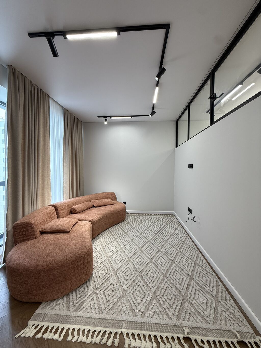 3 комнаты, 82 м², Асанбай мкр Элитка, 11 этаж, Дизайнерский ремонт: фото 2