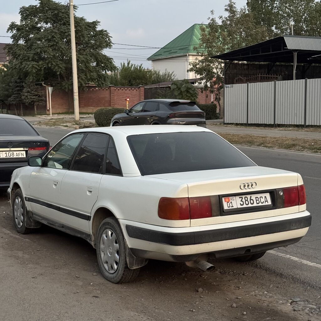 Audi 100: 1991 г., 2 л, Механика, Бензин, Седан: фото 3