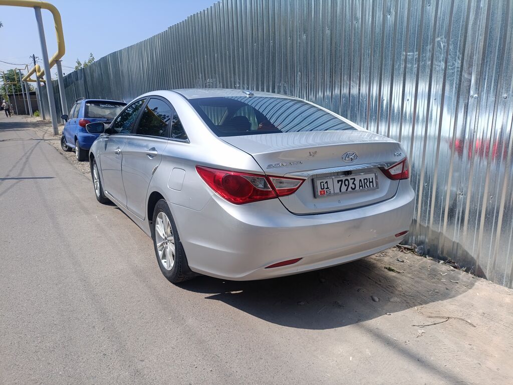 Hyundai Sonata: 2010 г., 2 л, Автомат, Газ, Седан: фото 2