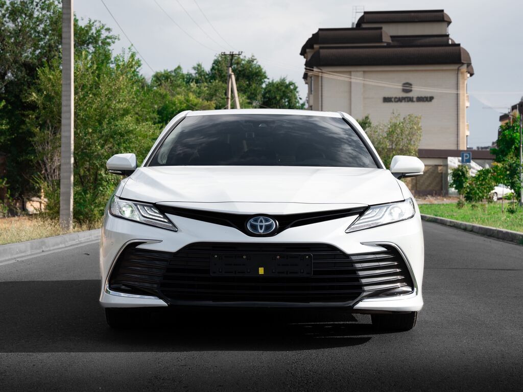 Toyota Camry: 2023 г., 2.5 л, Автомат, Гибрид, Седан: фото 5