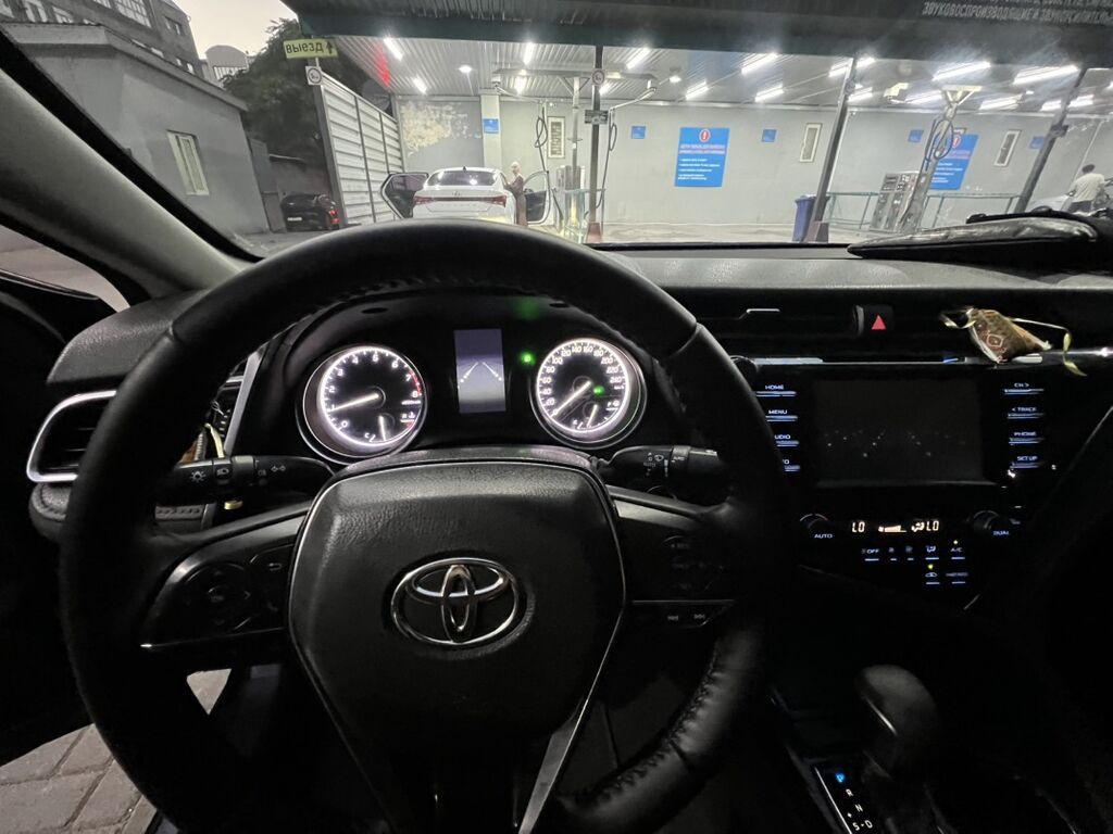 Toyota Camry: 2019 г., 2.5 л, Автомат, Бензин, Седан: фото 8