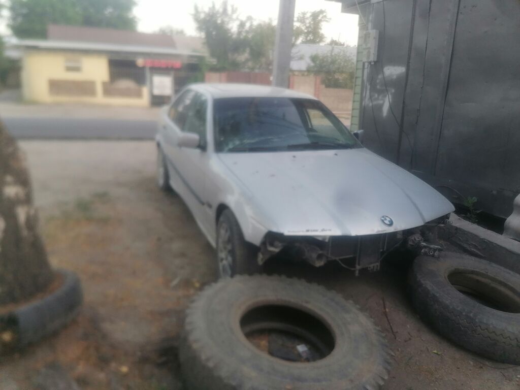 BMW 3 series 1995 г., автомат, седан: фото 3