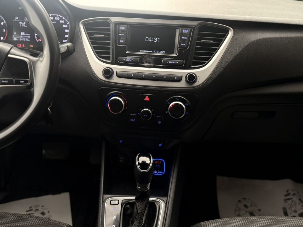 Hyundai Solaris: 2017 г., Автомат, Бензин, Седан: фото 8