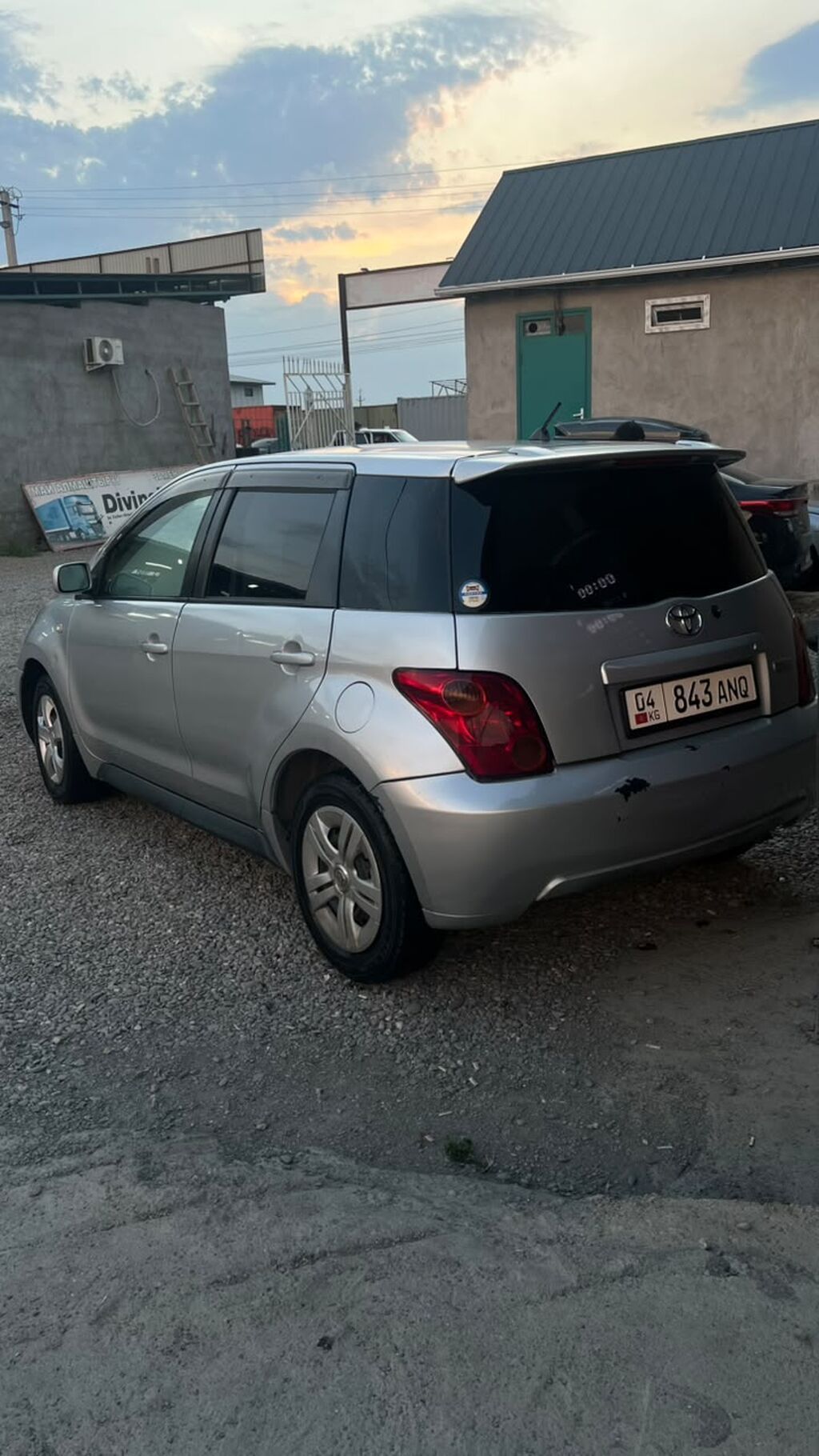 Toyota Ist: 2002 г., 1.3 л, Автомат, Бензин, Хэтчбэк: фото 5