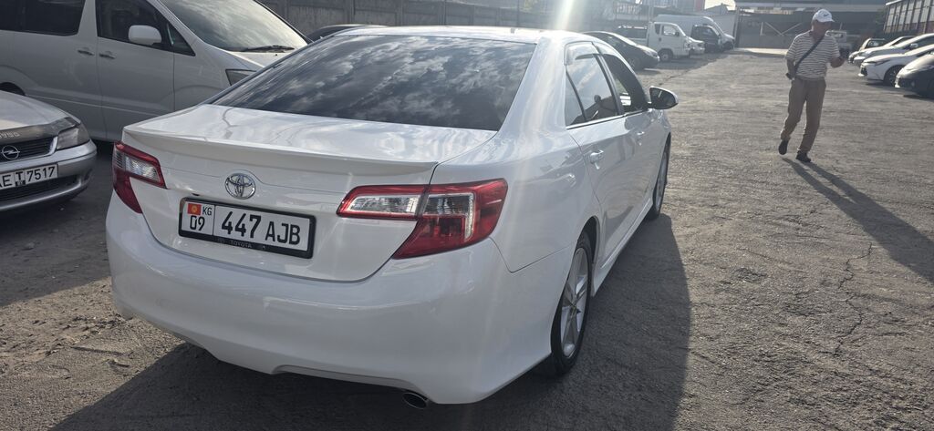 Toyota Camry: 2012 г., 2.5 л, Автомат, Бензин, Седан: фото 3