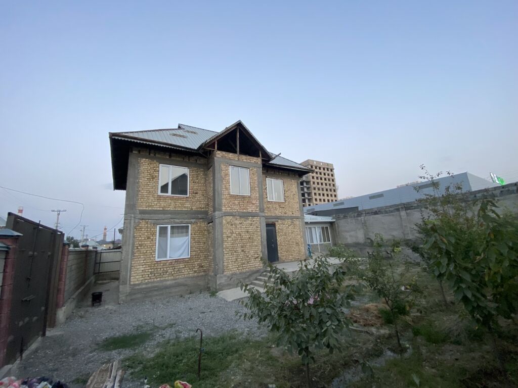 Продаётся двухэтажный кирпичный дом с просторным участком и отдельным: фото 3
