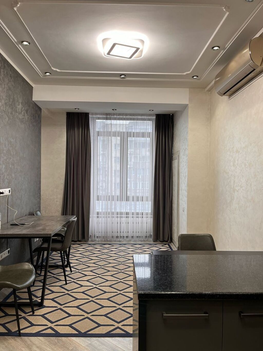 Продам 2-комнатную студию, 62 м², у ЖД вокзала: фото 1