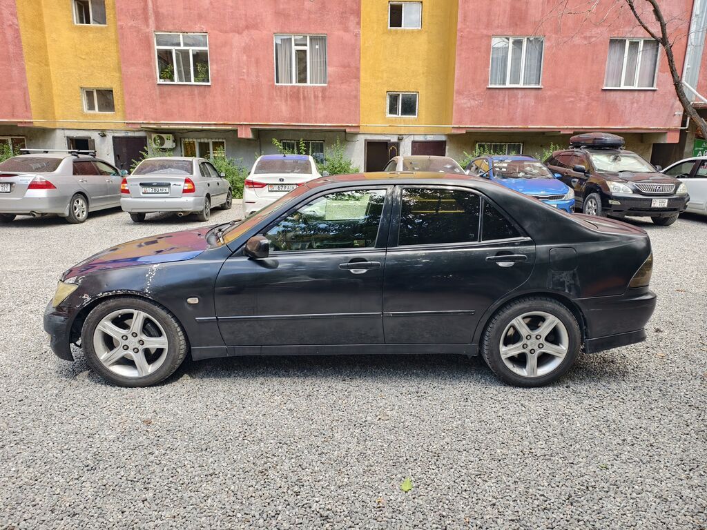Lexus IS: 2003 г., 2 л, Автомат, Бензин, Седан: фото 3