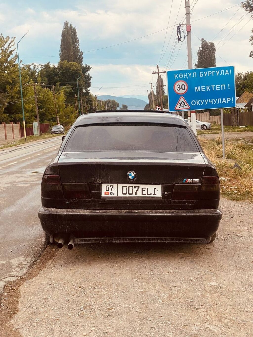 BMW M5: 1991 г., Механика, Бензин, Седан: фото 4
