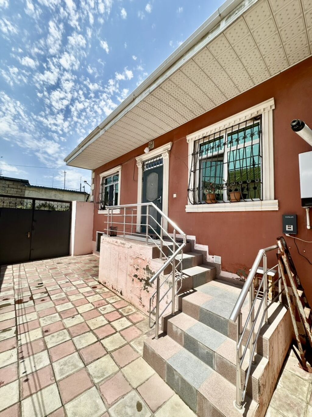 NZS 3 otaqlı, 64 kv. m